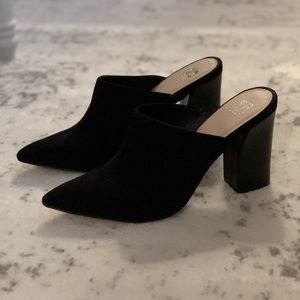 BRAND NEW - suede - 8.5M  Joe’s shoes